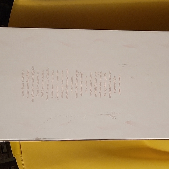 Elizabeth Porcelain Doll by Cracker Barrel American Classics Collection - Picture 8 of 8